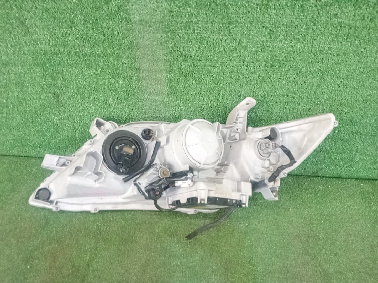 Фара правая передняя TOYOTA CAMRY, ALTIS AHV40, GSV40, ACV40, ACV45, ACV40N, ACV45N 3 ракурс