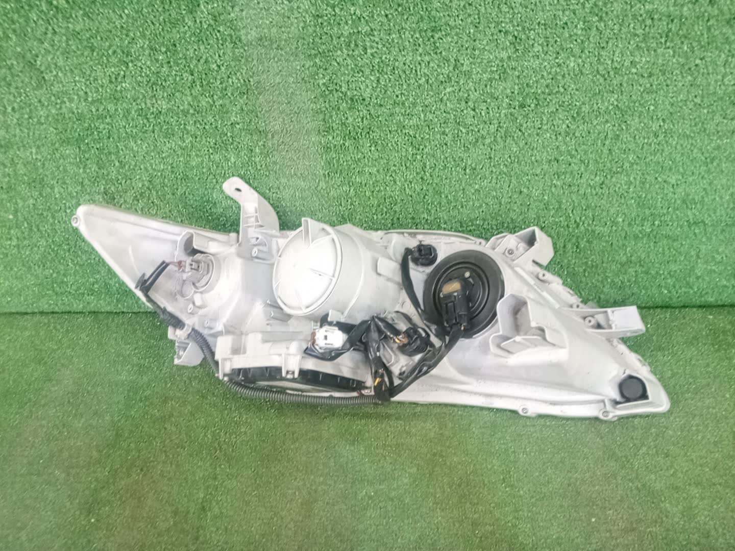 Фара левая передняя TOYOTA CAMRY, ALTIS AHV40, GSV40, ACV40, ACV45, ACV40N, ACV45N 3 ракурс