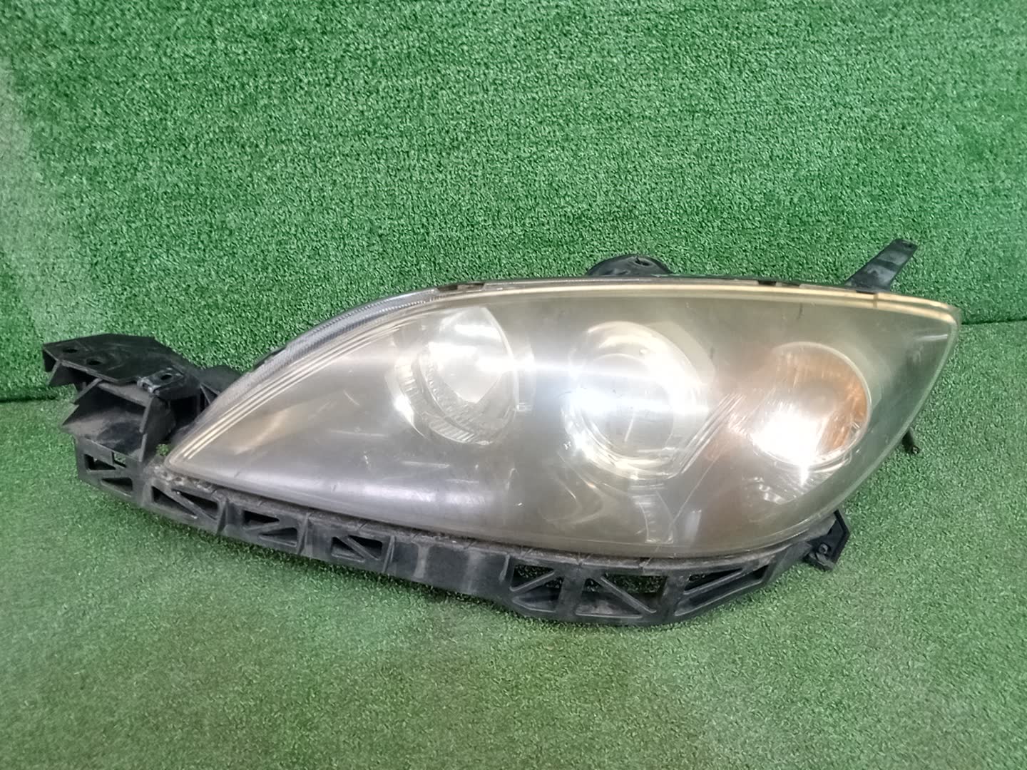 Фара левая передняя MAZDA AXELA, MAZDA 3, 3 BK5P, BK3P, BKEP, BK 1 ракурс