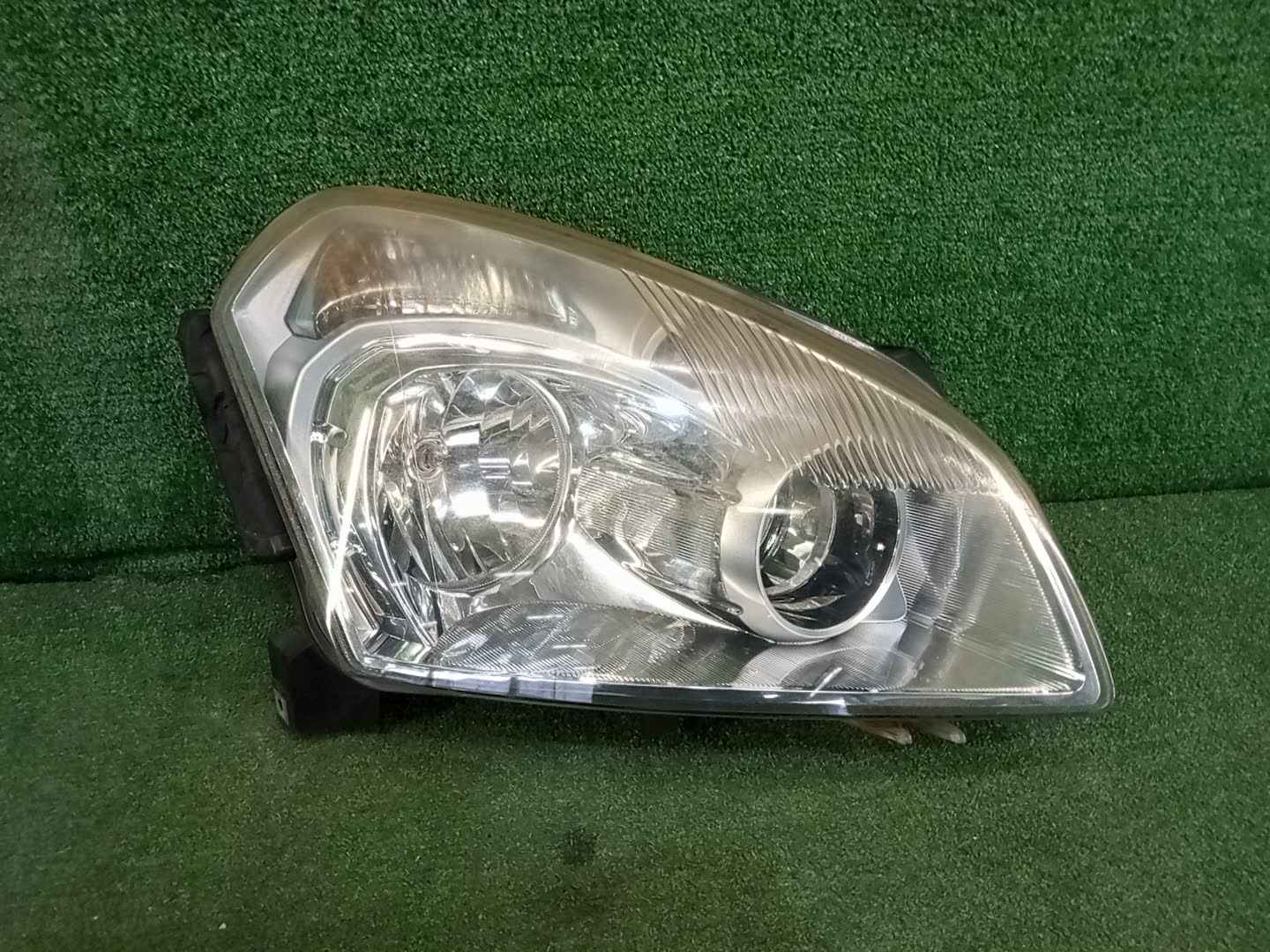 Фара правая передняя NISSAN DUALIS J10, KNJ10, KJ10, NJ10 1 ракурс Фара правая передняя NISSAN DUALIS J10, KNJ10, KJ10, NJ10 1 ракурс