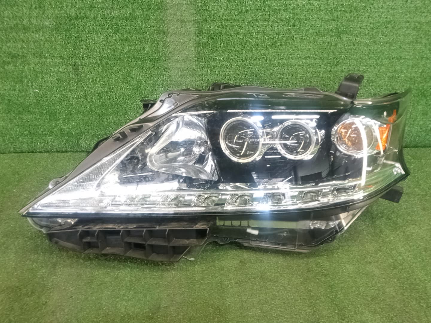 Фара левая передняя LEXUS RX270, RX350, RX450H AGL10W, GGL16W, GGL10W, GGL15W, GYL15W, GYL16W 1 ракурс