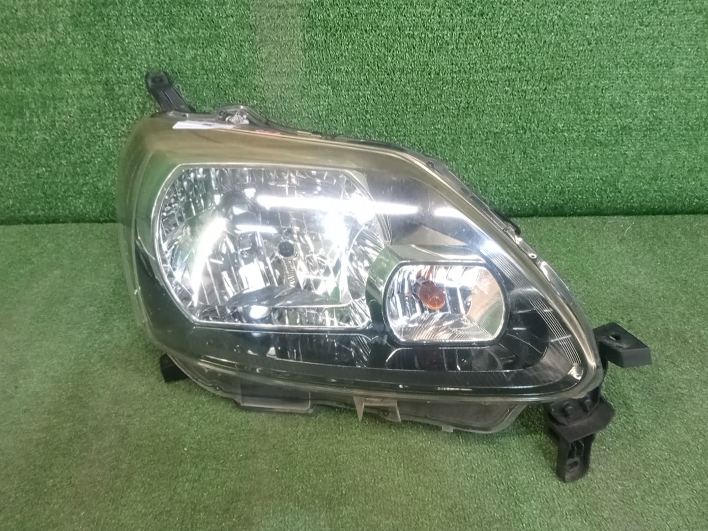 Фара правая передняя TOYOTA PORTE NCP141, NSP140, NSP141, NCP145 1 ракурс