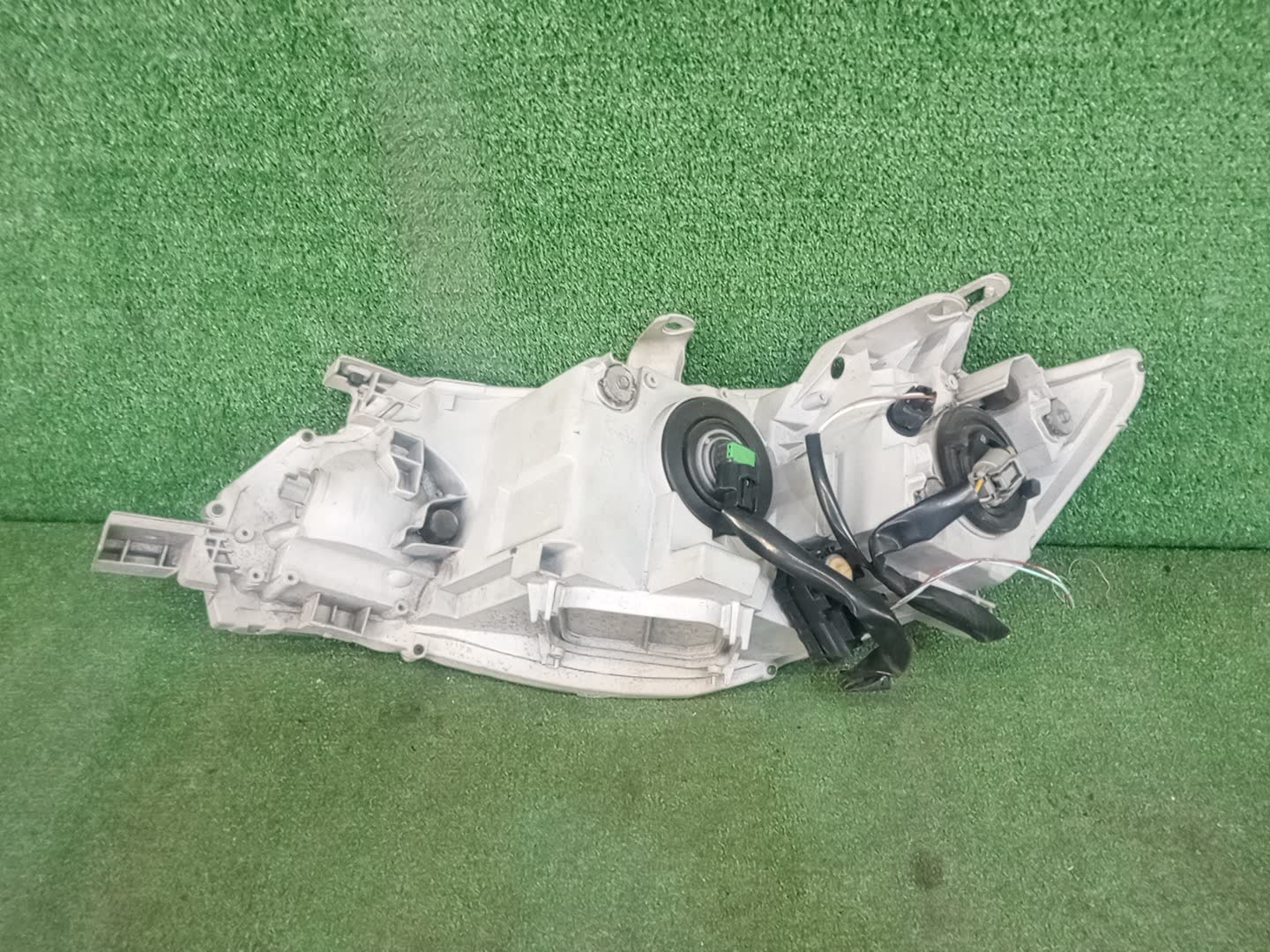 Фара правая передняя TOYOTA ALLION ZRT265, ZRT260, NZT260, ZRT261 3 ракурс