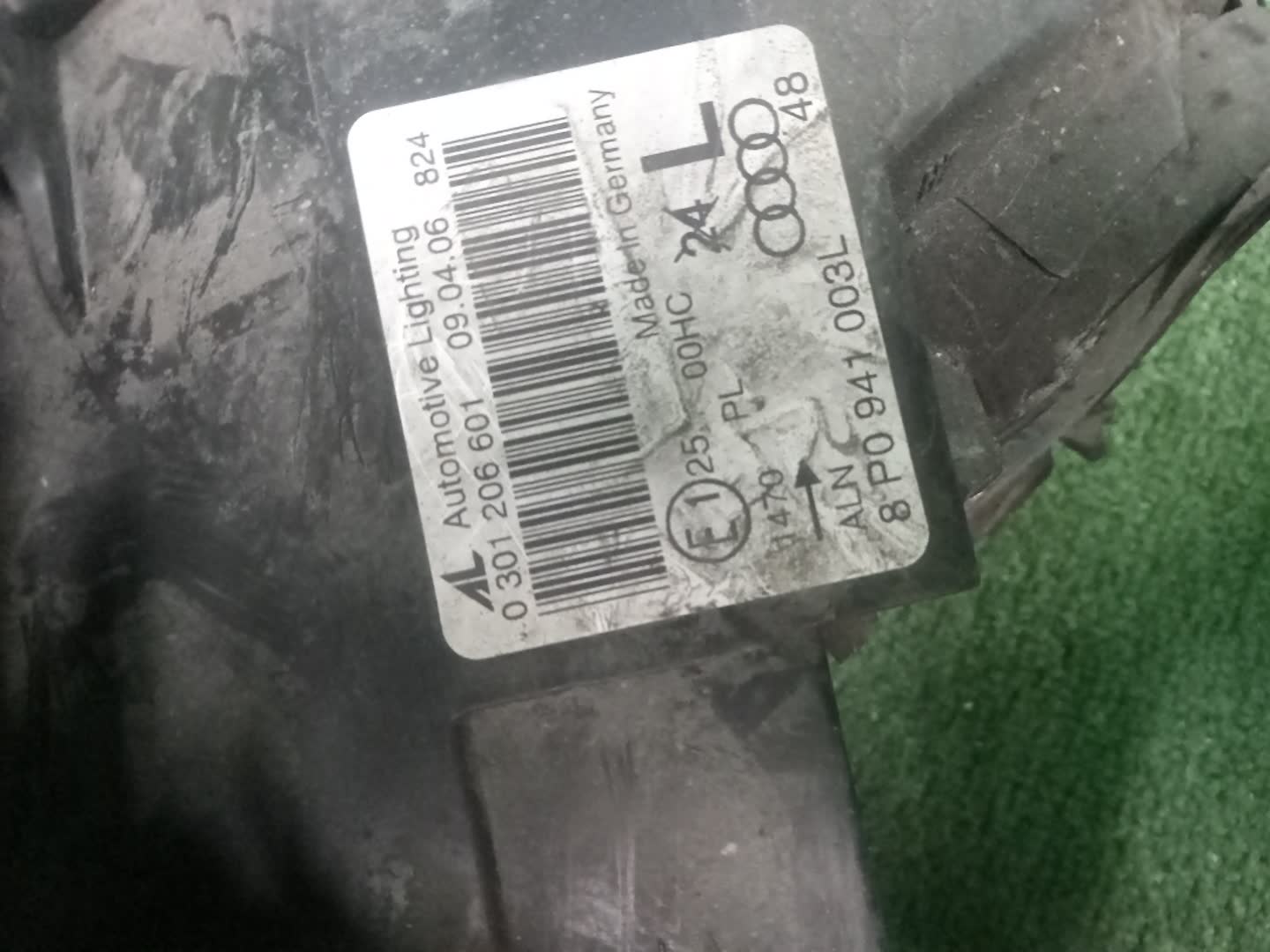 Фара левая передняя AUDI A3 8PA 8P0941003L 4 ракурс