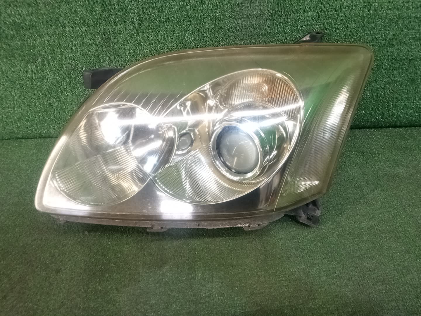 Фара левая передняя TOYOTA AVENSIS ZZT251, AZT250, AZT255, AZT251 1 ракурс