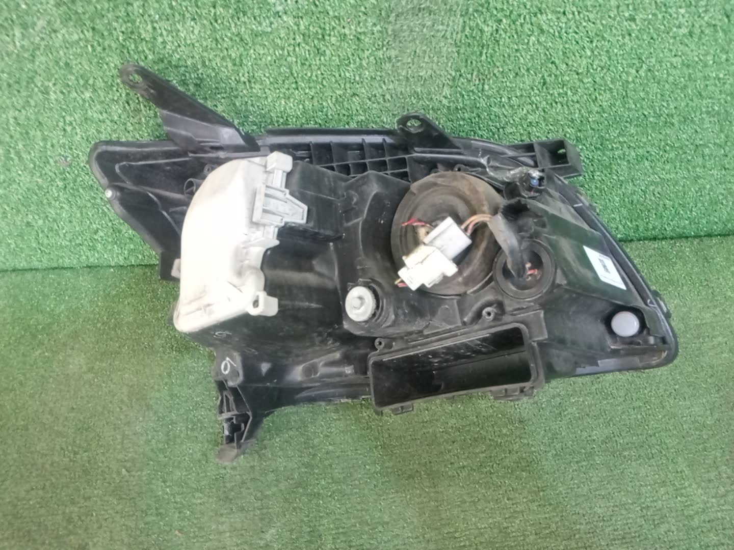 Фара левая передняя TOYOTA AVENSIS ZZT251, AZT250, AZT255, AZT251 2 ракурс