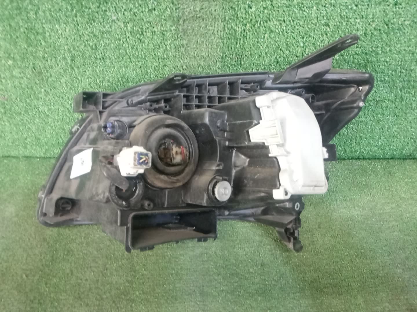 Фара правая передняя TOYOTA AVENSIS ZZT251, AZT250, AZT255, AZT251 2 ракурс