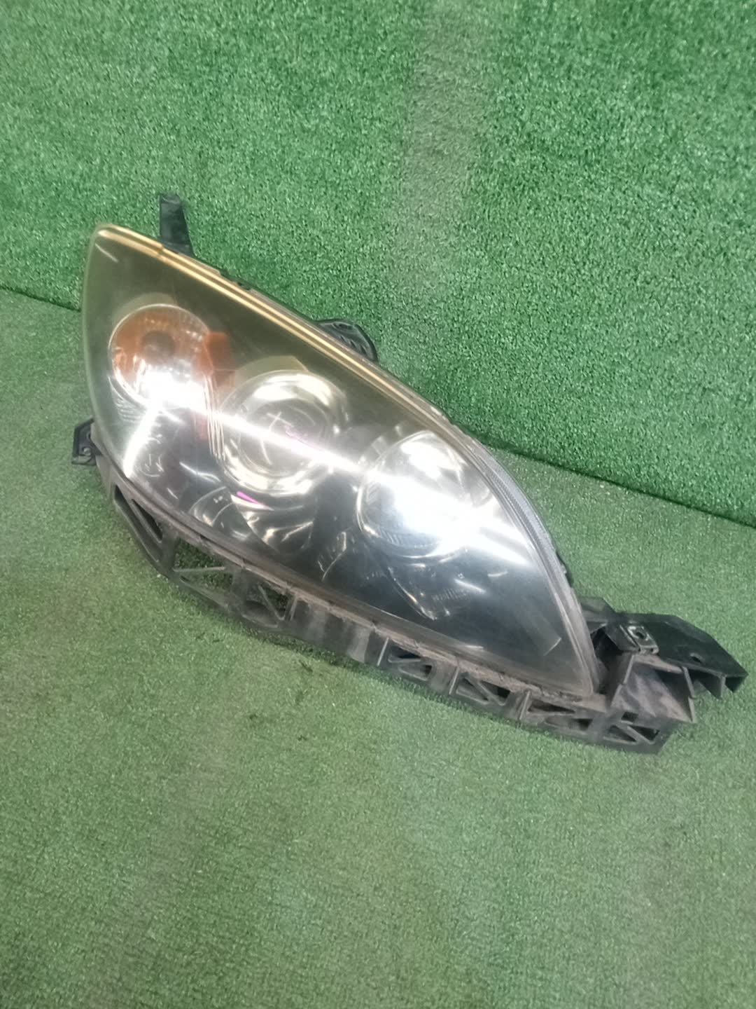 Фара правая передняя MAZDA AXELA, MAZDA 3, 3 BK5P, BK3P, BKEP, BK 1 ракурс