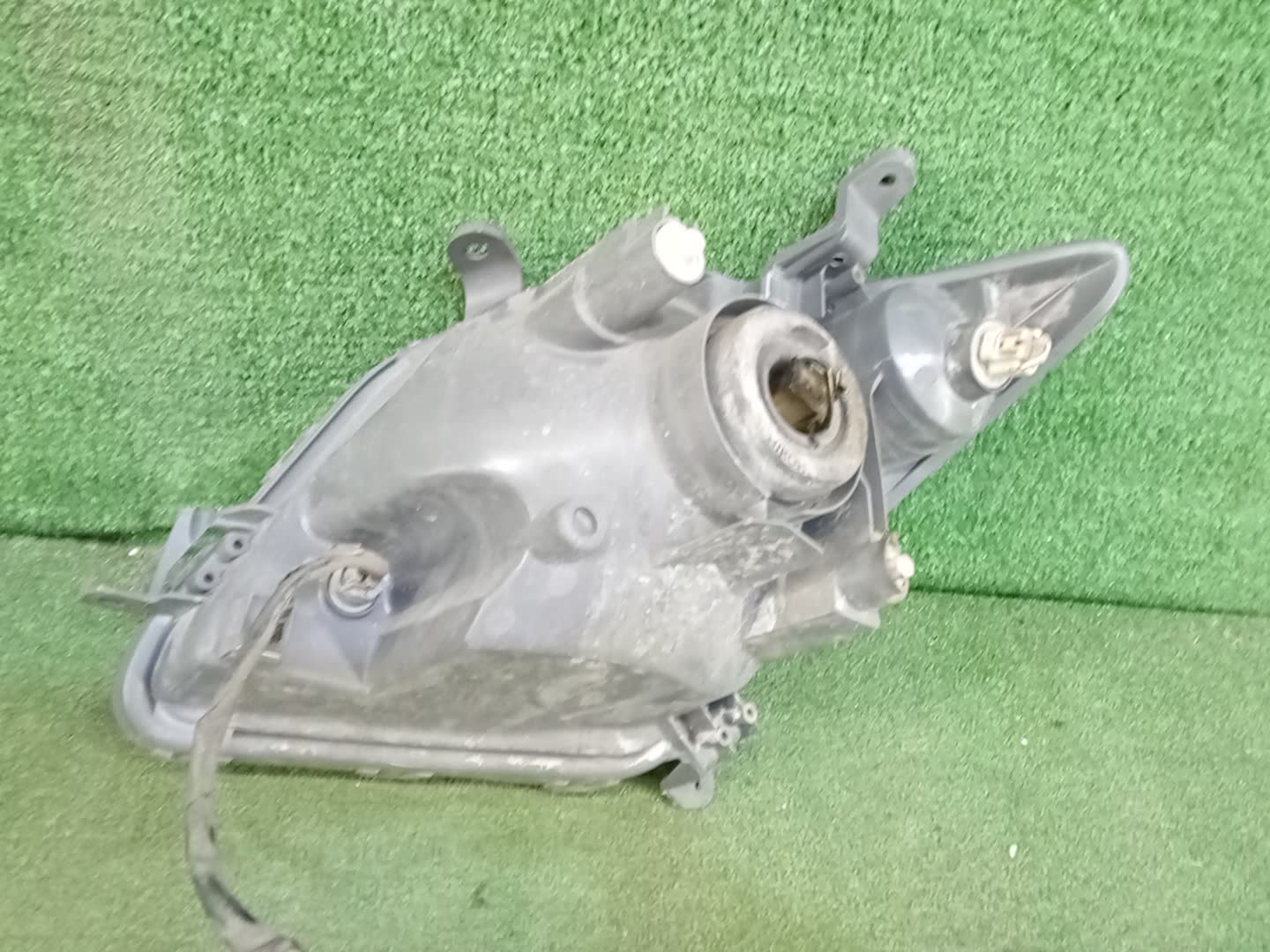 Фара правая передняя TOYOTA IST NCP60, NCP65, NCP61 2 ракурс