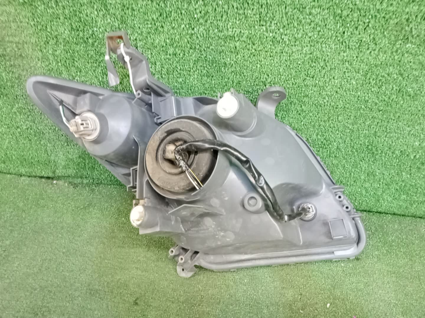 Фара левая передняя TOYOTA IST NCP60, NCP65, NCP61 3 ракурс