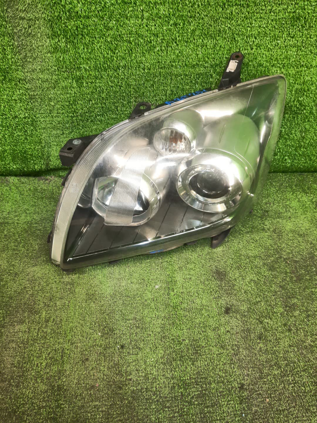 Фара левая передняя TOYOTA AVENSIS ZZT251, AZT250, AZT255, AZT251 1 ракурс
