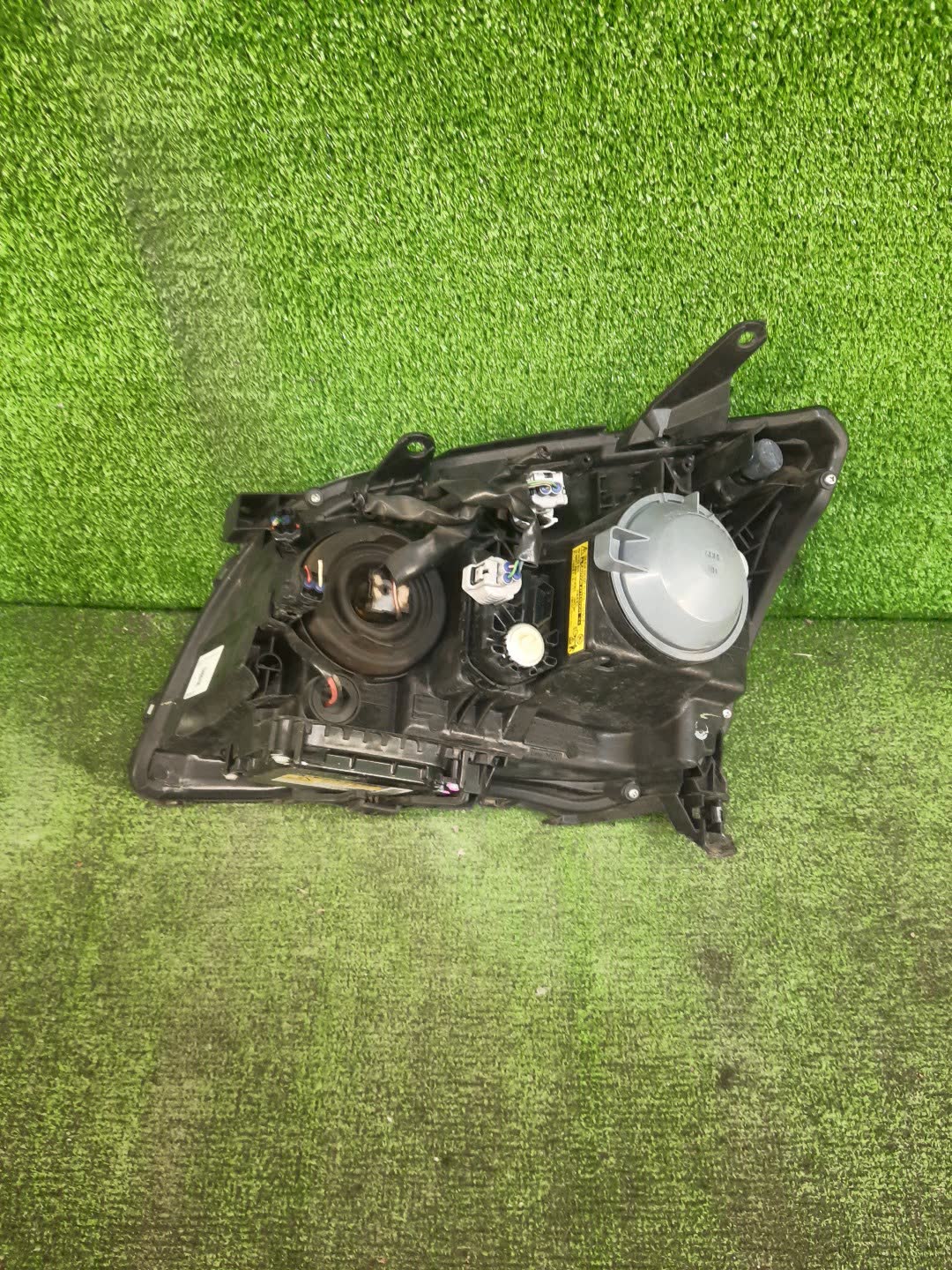 Фара правая передняя TOYOTA AVENSIS ZZT251, AZT250, AZT255, AZT251 2 ракурс
