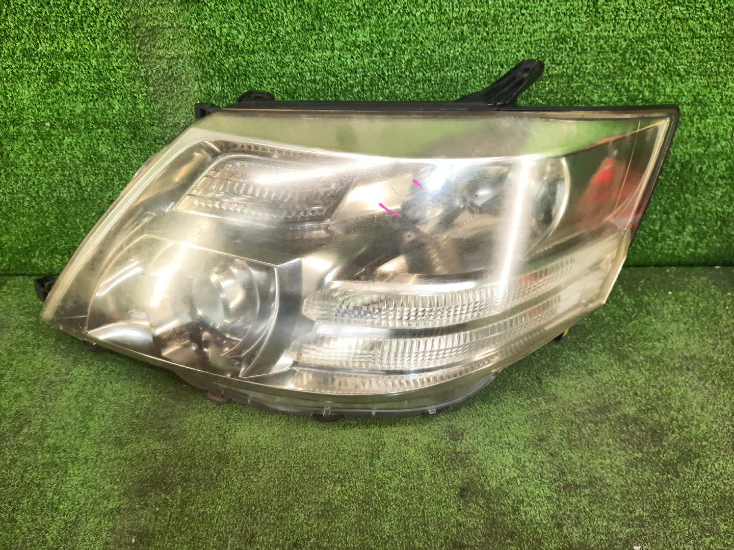 Фара левая передняя TOYOTA ALPHARD MNH15W, MNH10W, ANH15W, ANH10W 1 ракурс