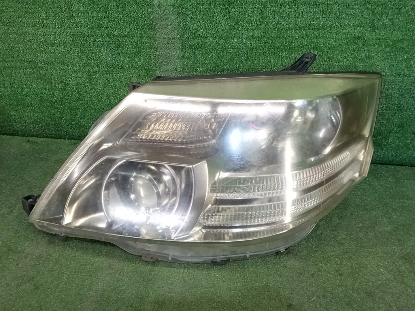 Фара левая передняя TOYOTA ALPHARD MNH15W, MNH10W, ANH15W, ANH10W 4 ракурс