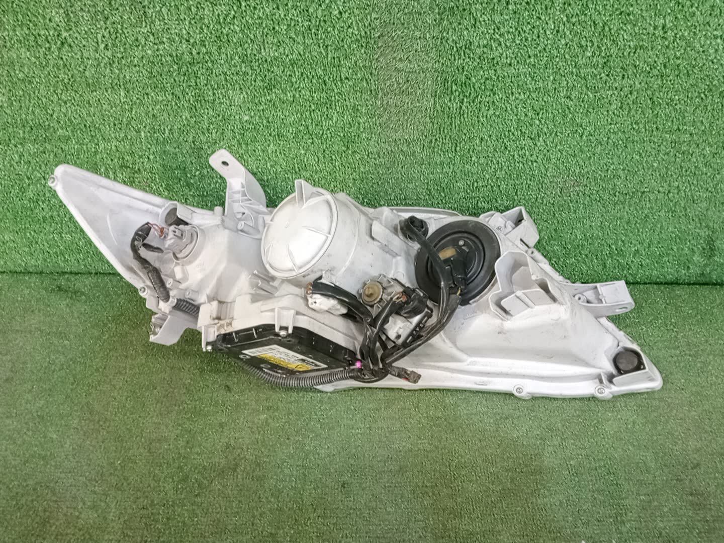 Фара левая передняя TOYOTA CAMRY, ALTIS AHV40, GSV40, ACV40, ACV45, ACV40N, ACV45N 3 ракурс