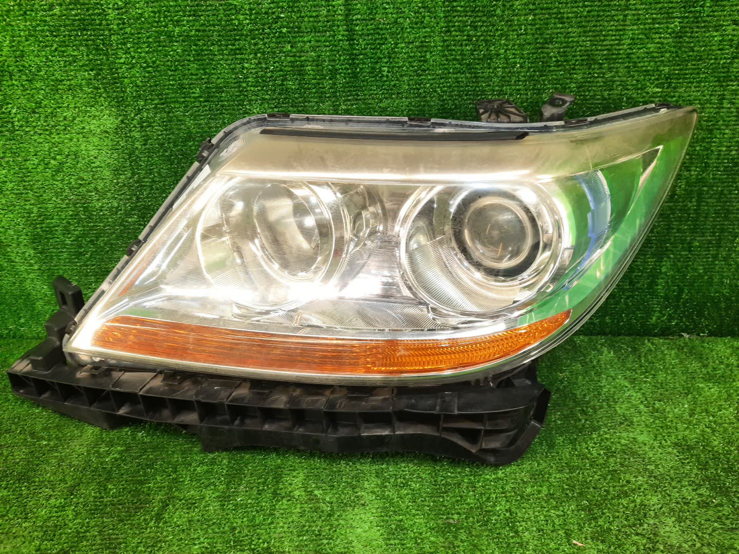 Фара левая передняя HONDA ELYSION RR5, RR6 1 ракурс