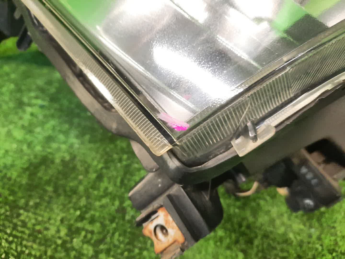 Фара правая передняя TOYOTA VOXY ZRR75W, ZRR70W, ZRR75G, ZRR70G 2 ракурс Фара правая передняя TOYOTA VOXY ZRR75W, ZRR70W, ZRR75G, ZRR70G 2 ракурс