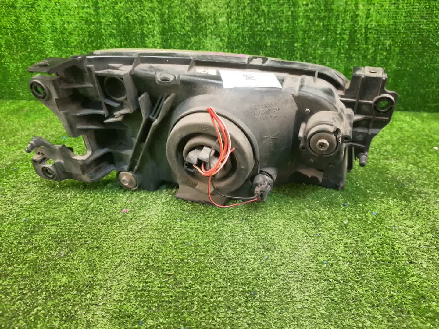 Фара левая передняя MAZDA DEMIO DW3W, DW5W 2 ракурс