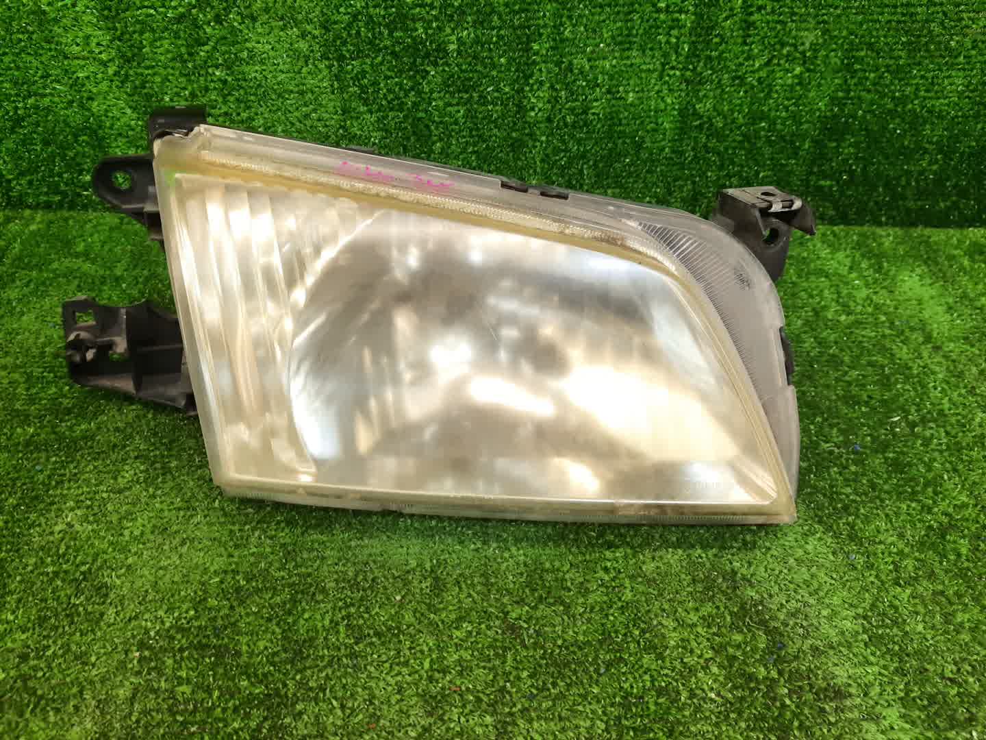 Фара правая передняя MAZDA DEMIO DW3W, DW5W 1 ракурс