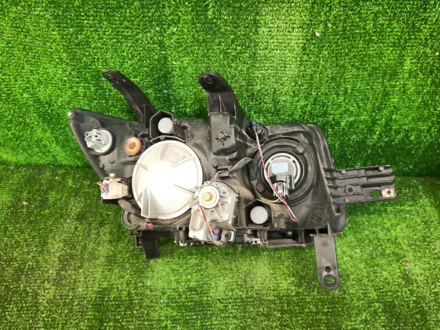 Фара левая передняя TOYOTA BB QNC20, QNC21, QNC25 3 ракурс