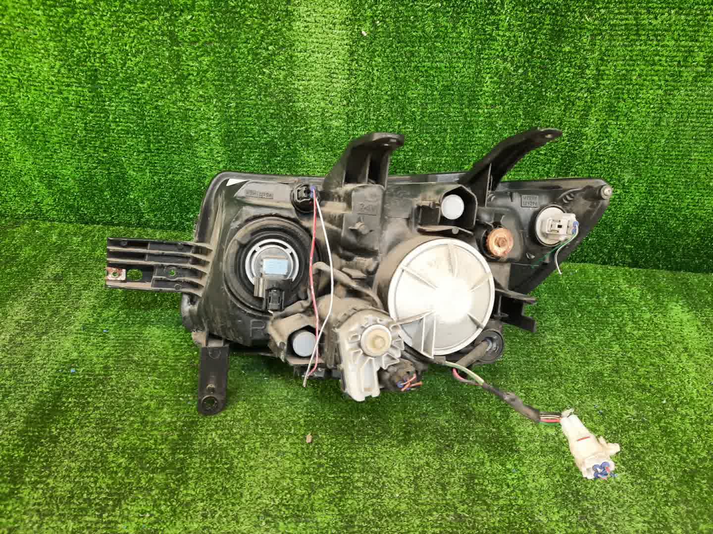 Фара правая передняя TOYOTA BB QNC20, QNC21, QNC25 2 ракурс