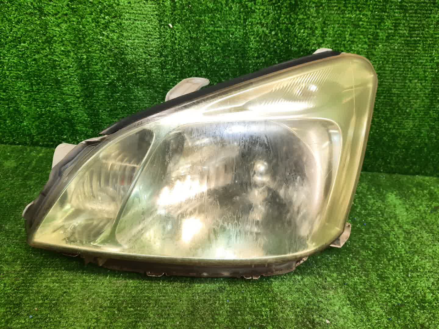 Фара левая передняя TOYOTA PREMIO ZZT240, NZT240, AZT240, ZZT245 1 ракурс