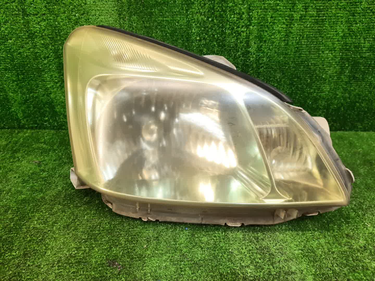 Фара правая передняя TOYOTA PREMIO ZZT240, NZT240, AZT240, ZZT245 1 ракурс