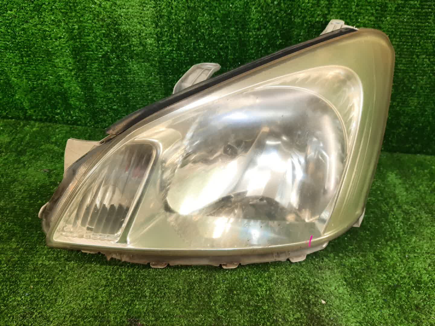 Фара левая передняя TOYOTA PREMIO ZZT240, NZT240, AZT240, ZZT245 1 ракурс