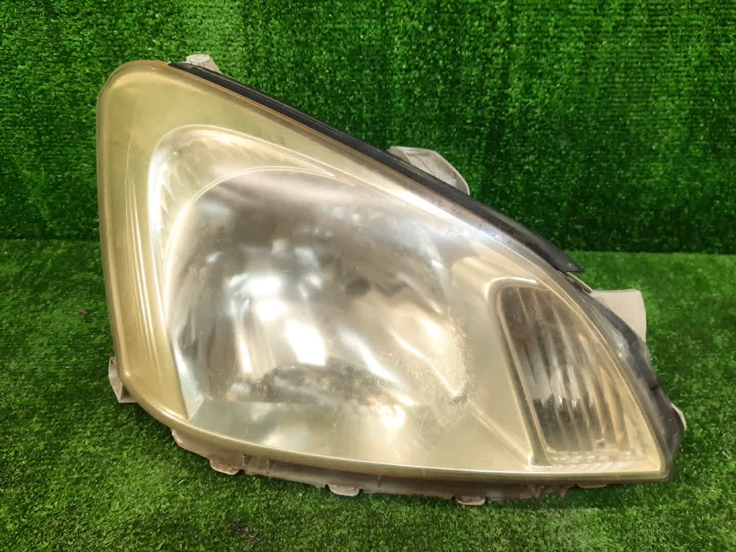 Фара правая передняя TOYOTA PREMIO ZZT240, NZT240, AZT240, ZZT245 1 ракурс