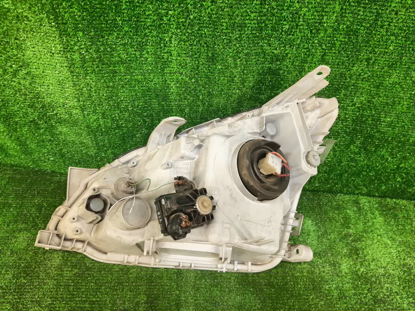 Фара правая передняя TOYOTA PREMIO ZZT240, NZT240, AZT240, ZZT245 2 ракурс