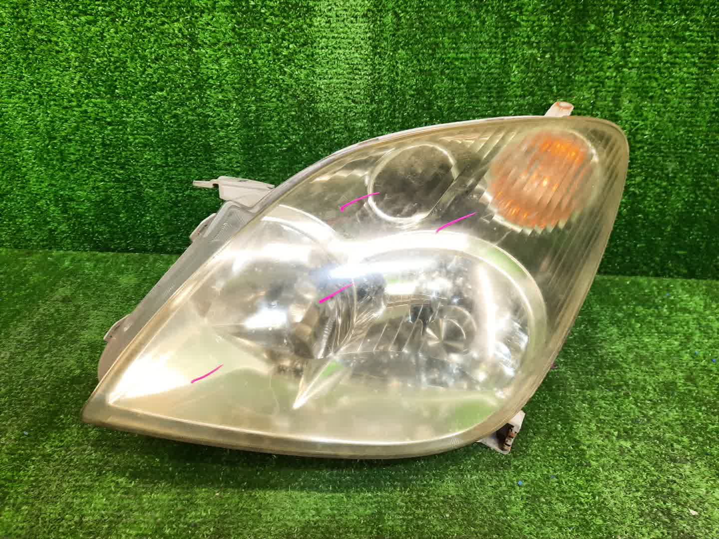 Фара левая передняя TOYOTA COROLLA SPACIO NZE121N, ZZE122N, ZZE124N 1 ракурс Фара левая передняя TOYOTA COROLLA SPACIO NZE121N, ZZE122N, ZZE124N 1 ракурс