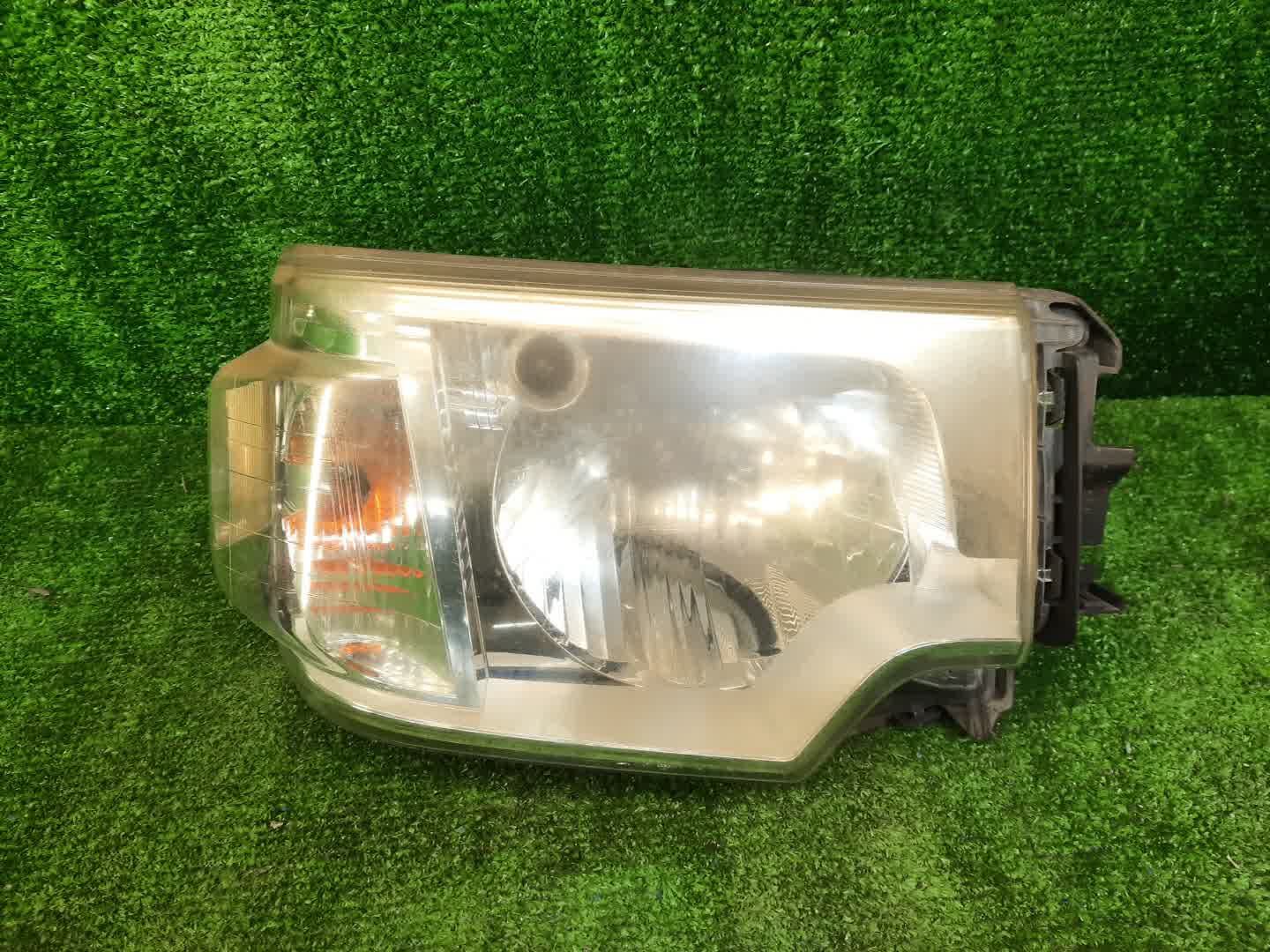 Фара правая передняя NISSAN NV100 CLIPPER U71V 1 ракурс