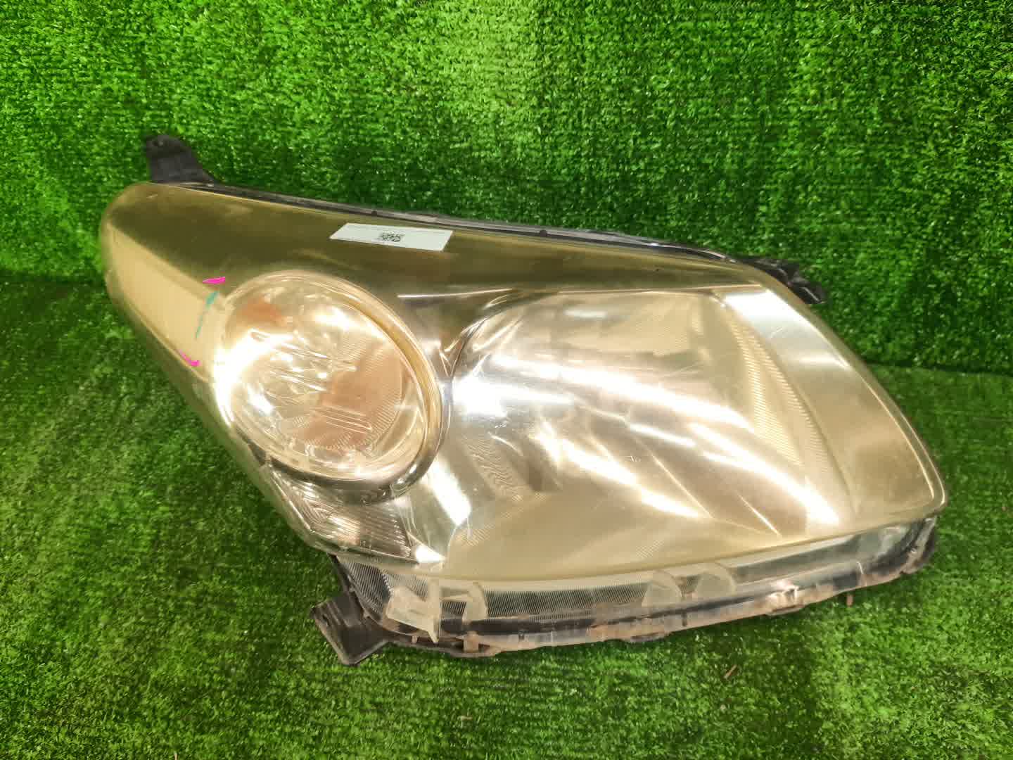 Фара правая передняя TOYOTA IST, URBAN CRUISER NCP110, NCP115, ZSP110, NSP110 1 ракурс