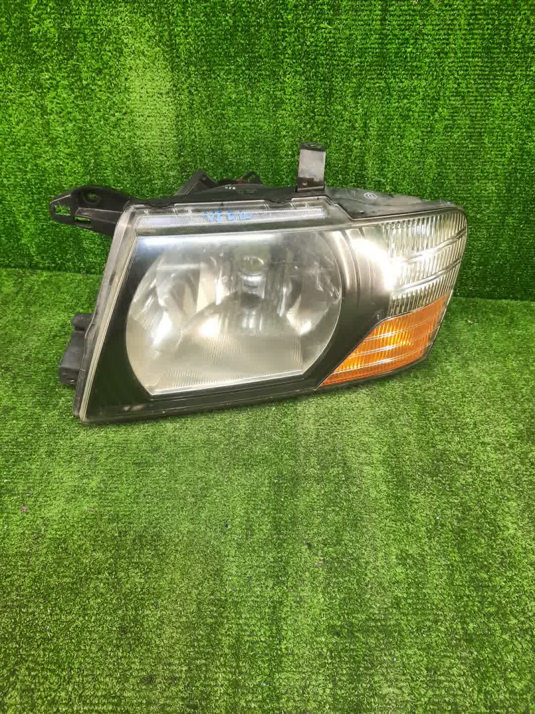 Фара левая передняя MITSUBISHI PAJERO V75W, V65W, V78W, V73W, V77W, V63W, V68W 1 ракурс