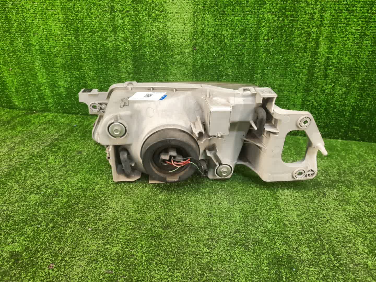 Фара правая передняя MAZDA FAMILIA, 323 BJ5W, BJ5P, BJEP, BJFW, BJ8W, BJ3P, BJFP, BJ 2 ракурс
