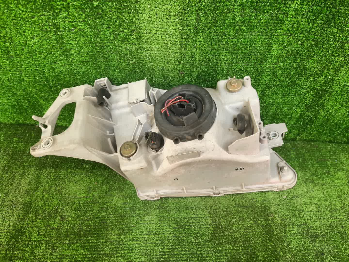 Фара левая передняя MAZDA FAMILIA, 323 BJ5W, BJ5P, BJEP, BJFW, BJ8W, BJ3P, BJFP, BJ 2 ракурс