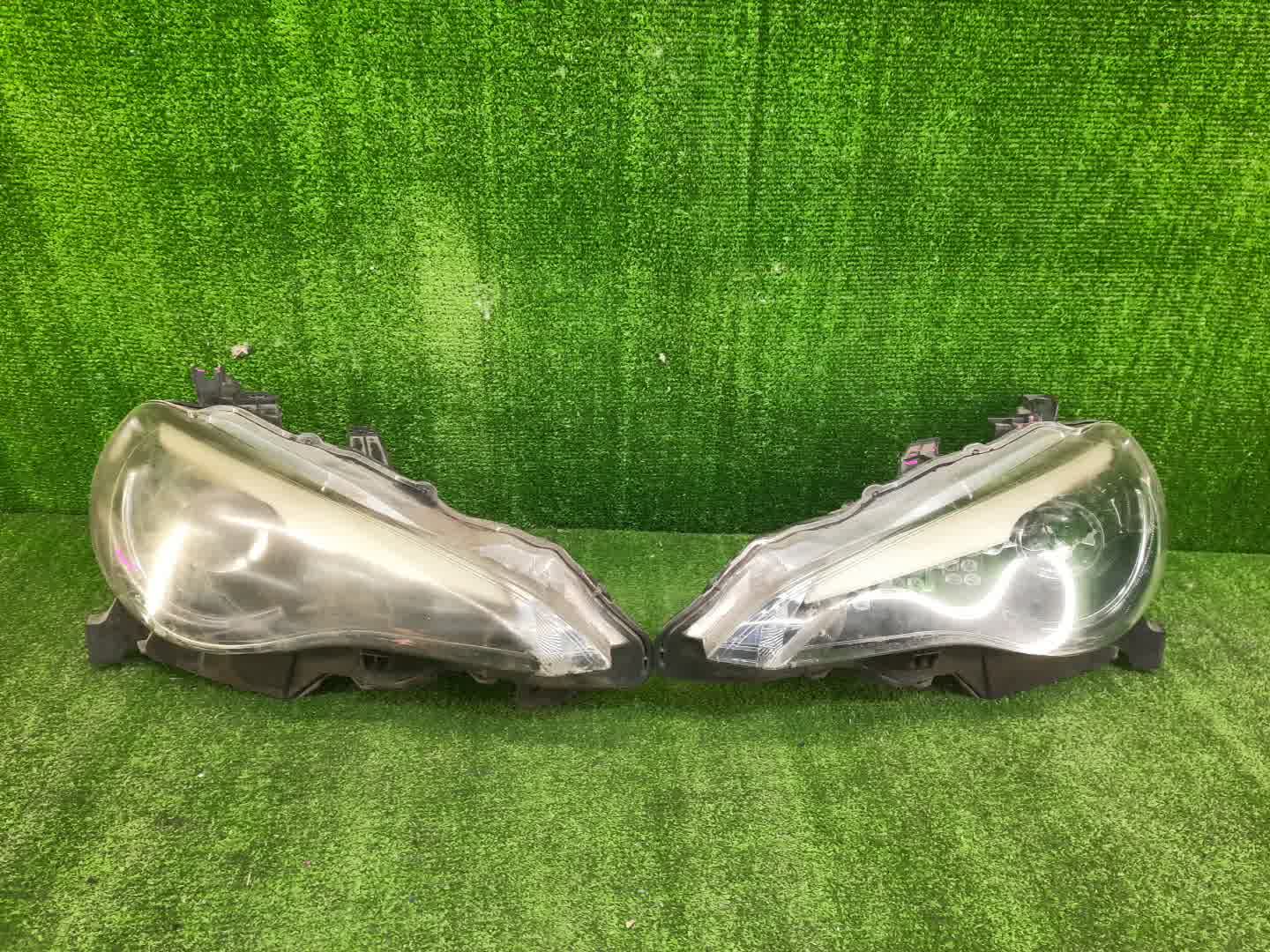 Фара левая передняя TOYOTA GT86 ZN6 1 ракурс