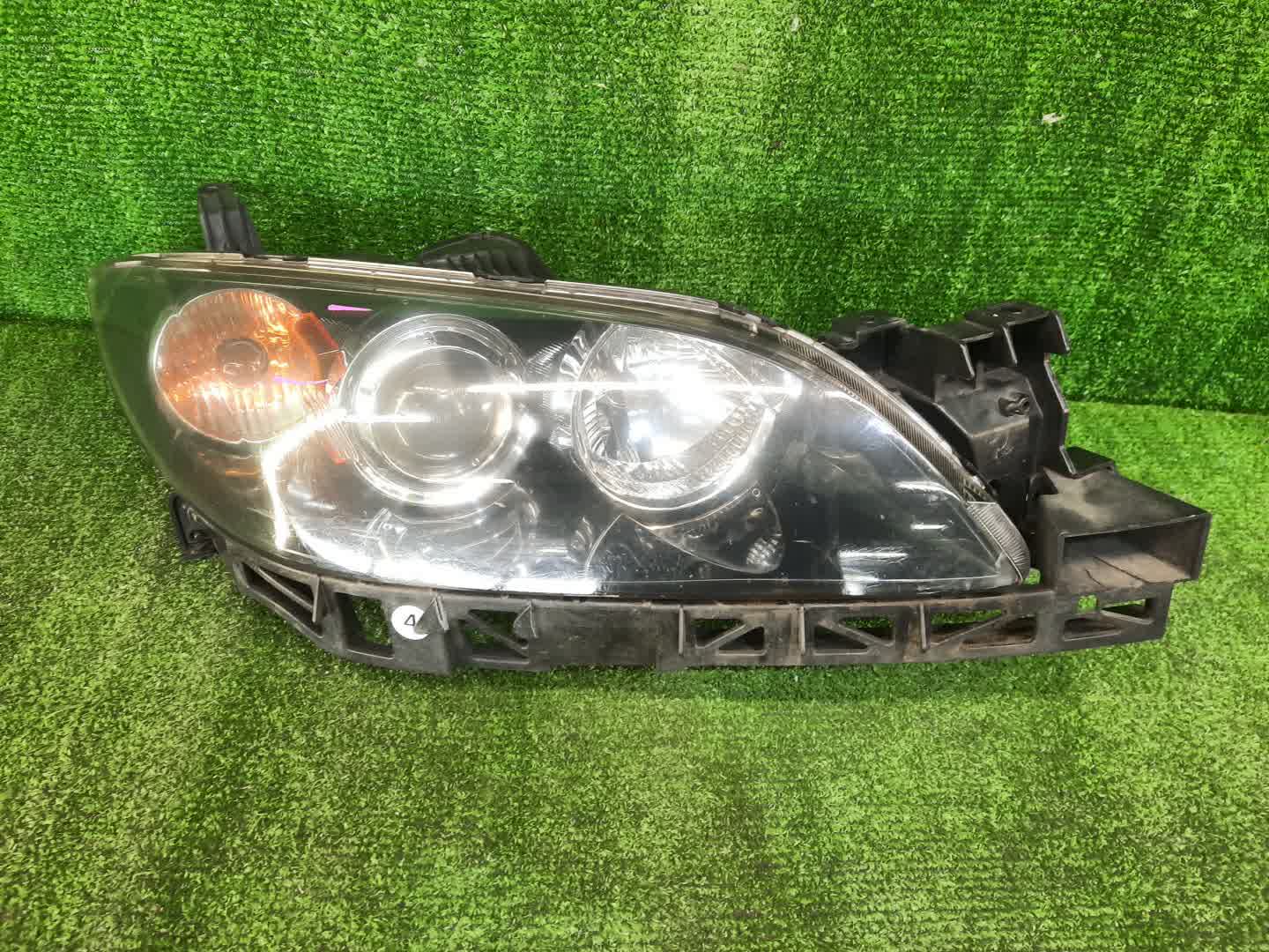 Фара правая передняя MAZDA AXELA, MAZDA 3, 3 BK5P, BK3P, BKEP, BK 1 ракурс