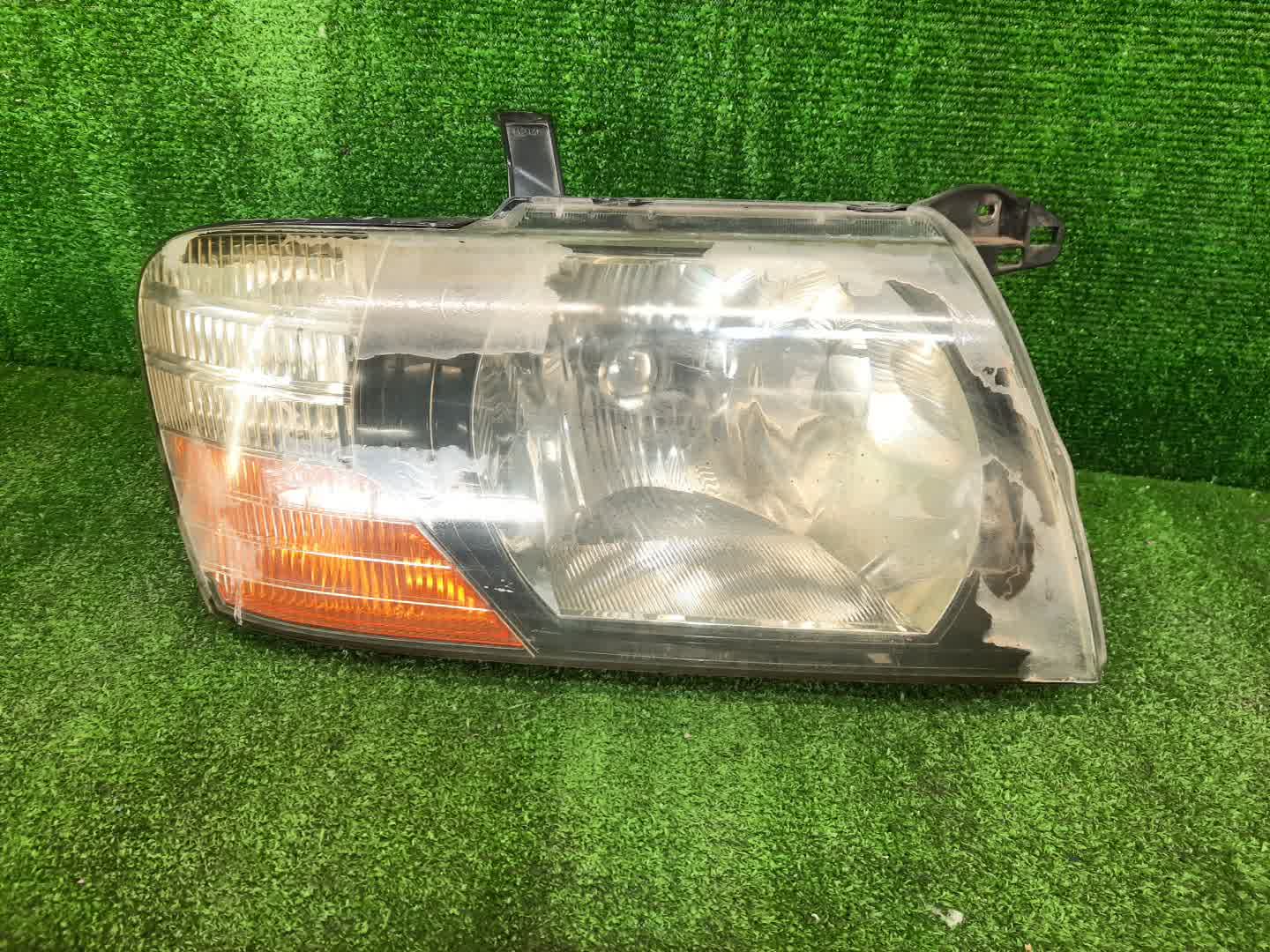 Фара правая передняя MITSUBISHI PAJERO V75W, V65W, V78W, V73W, V77W, V63W, V68W 1 ракурс