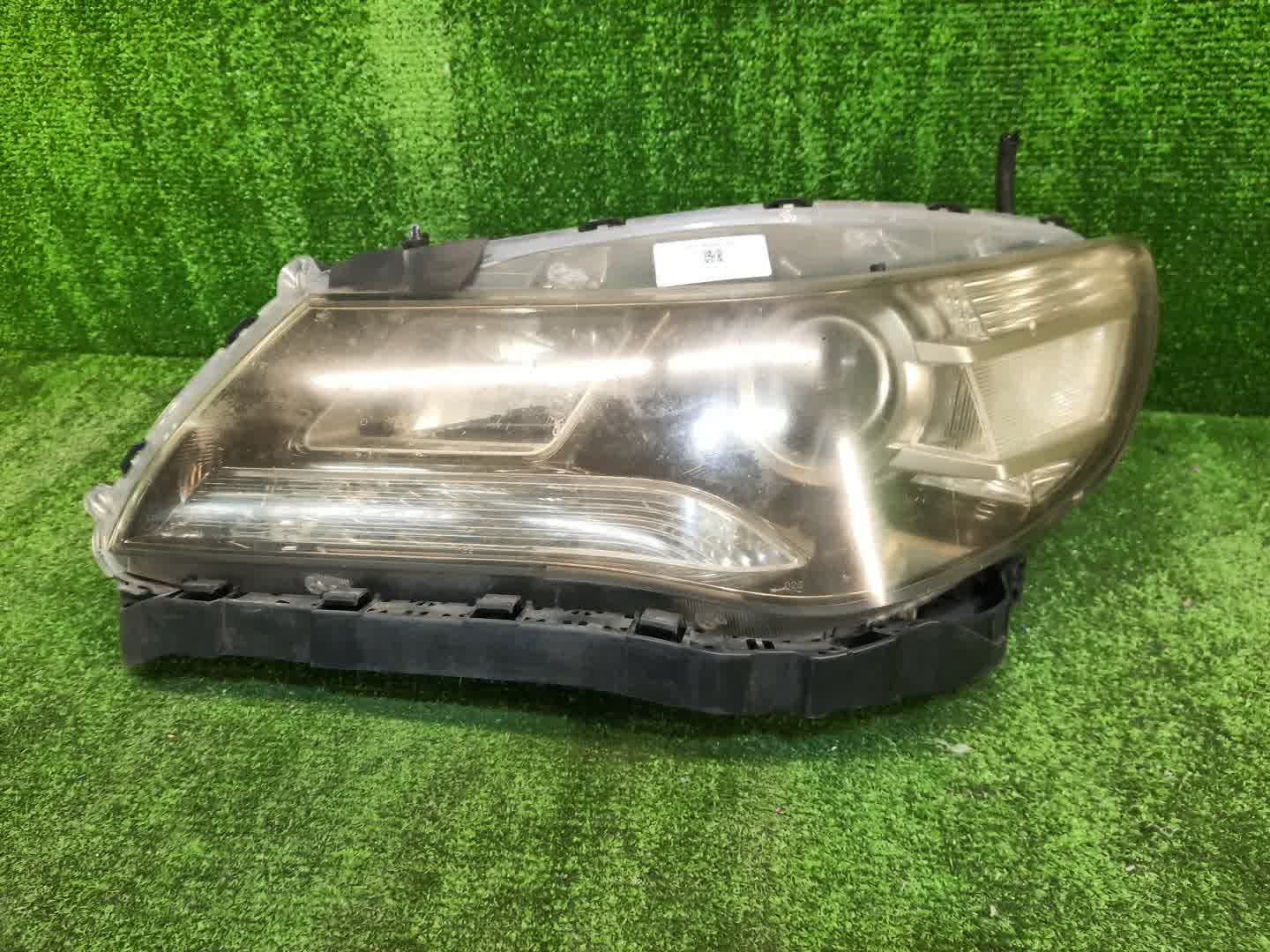 Фара левая передняя HONDA LEGEND KB2 1 ракурс