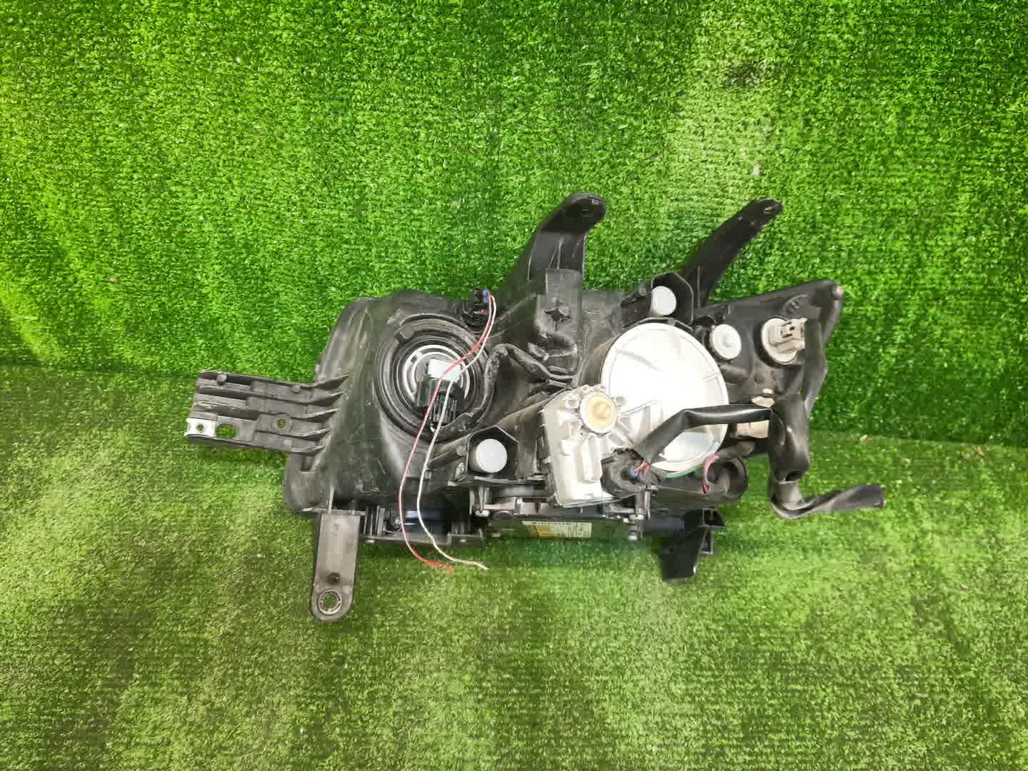 Фара правая передняя TOYOTA BB QNC20, QNC21, QNC25 2 ракурс