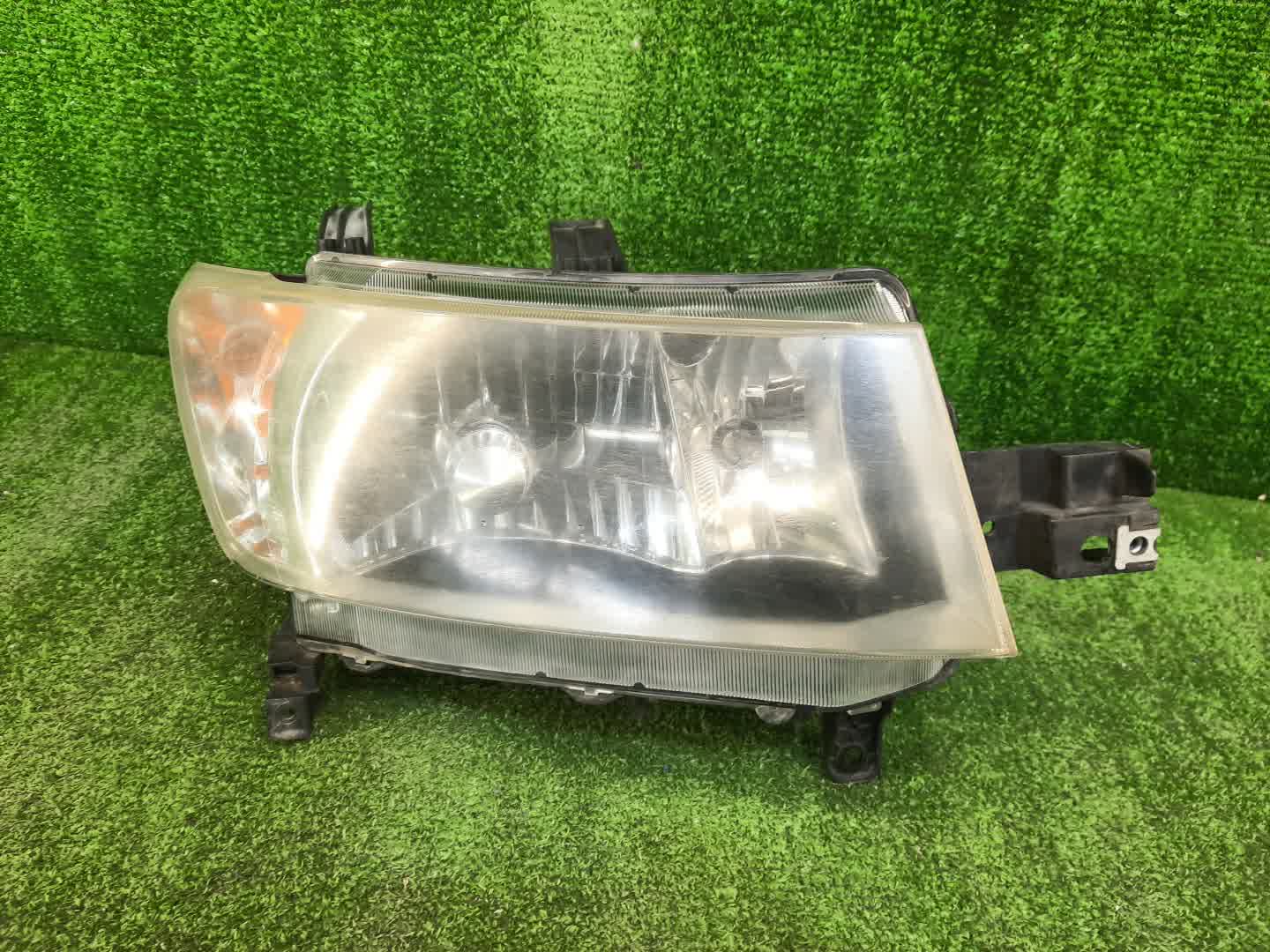 Фара правая передняя TOYOTA BB QNC20, QNC21, QNC25 1 ракурс
