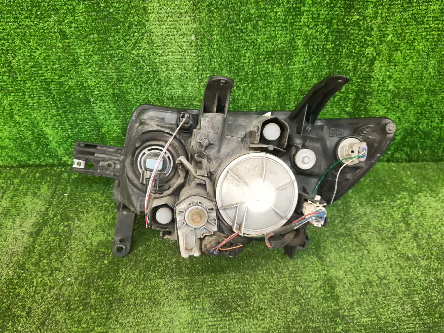 Фара правая передняя TOYOTA BB QNC20, QNC21, QNC25 2 ракурс