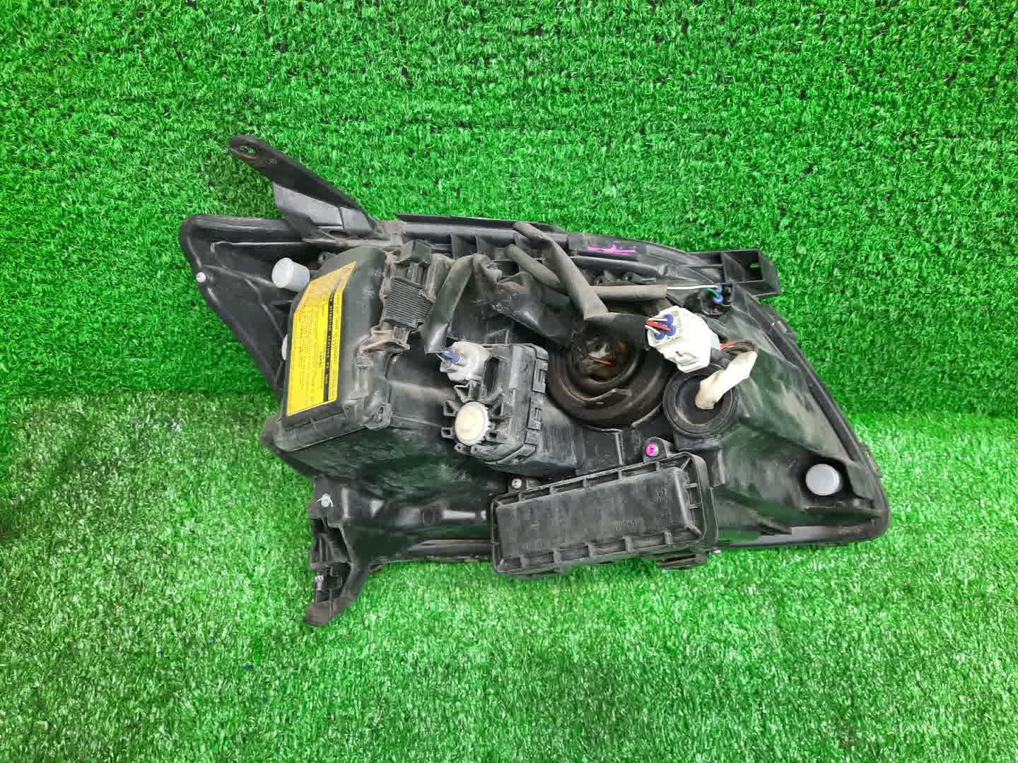 Фара левая передняя TOYOTA AVENSIS ZZT251, AZT250, AZT255, AZT251 2 ракурс