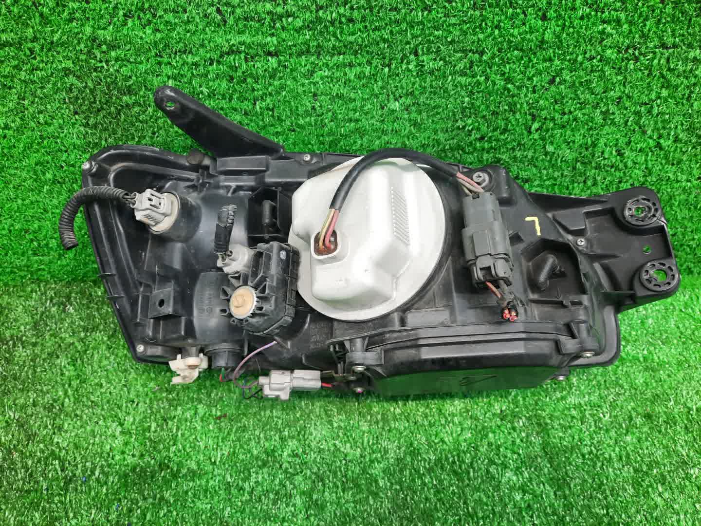 Фара левая передняя SUBARU LEGACY BH9, BE5, BH5, BHE, BHC, BE9 3 ракурс