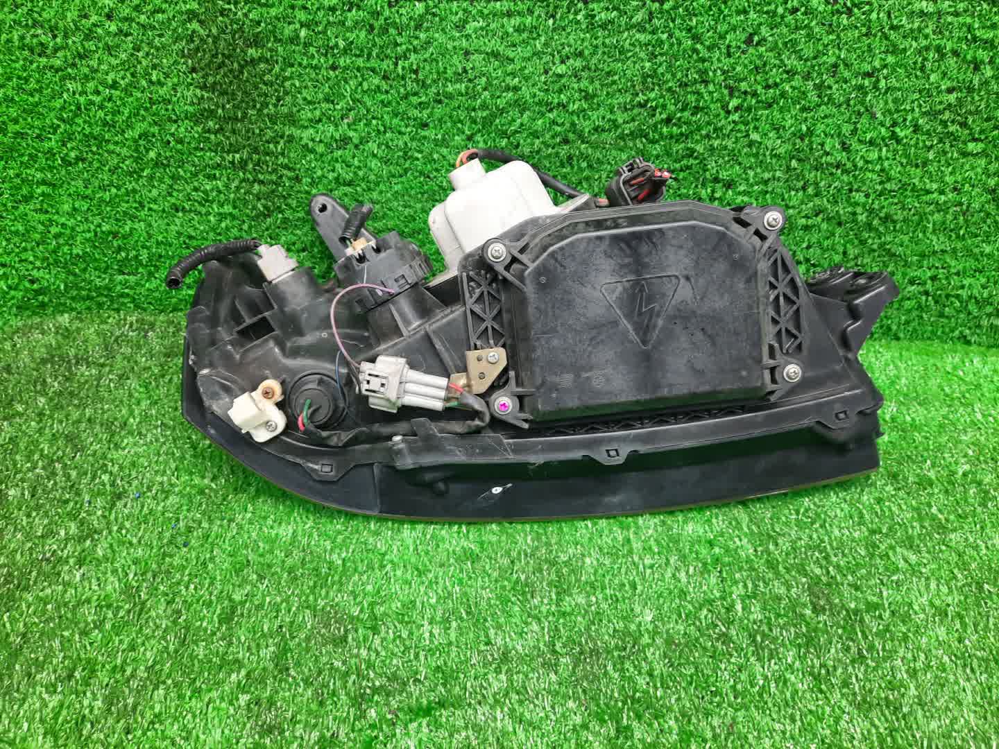 Фара левая передняя SUBARU LEGACY BH9, BE5, BH5, BHE, BHC, BE9 4 ракурс