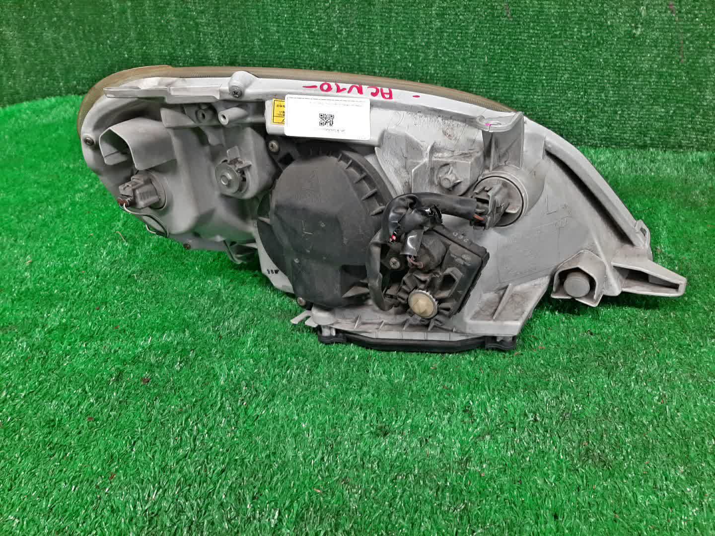 Фара левая передняя TOYOTA NADIA ACN10, SXN10, SXN15 2 ракурс
