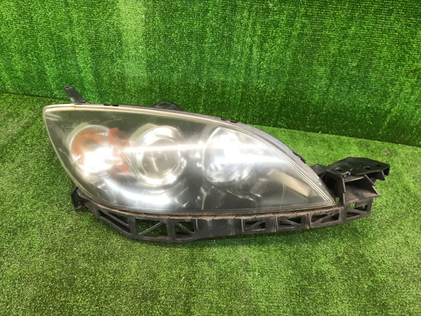 Фара правая передняя MAZDA AXELA, MAZDA 3, 3 BK5P, BK3P, BKEP, BK 1 ракурс