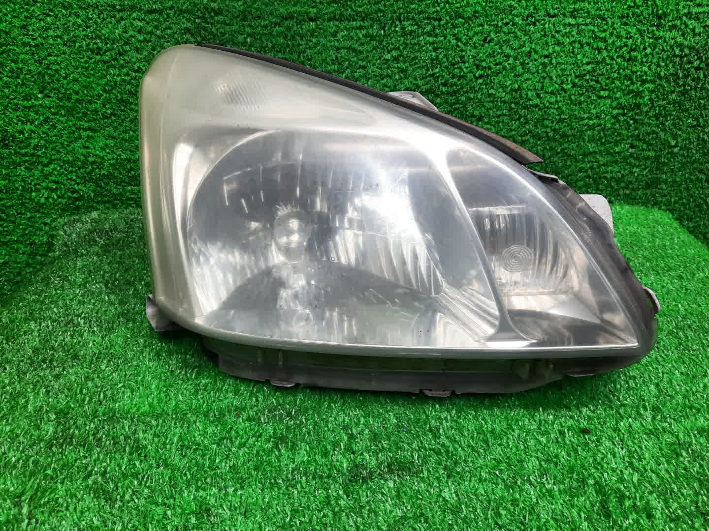Фара правая передняя TOYOTA PREMIO ZZT240, NZT240, AZT240, ZZT245 1 ракурс