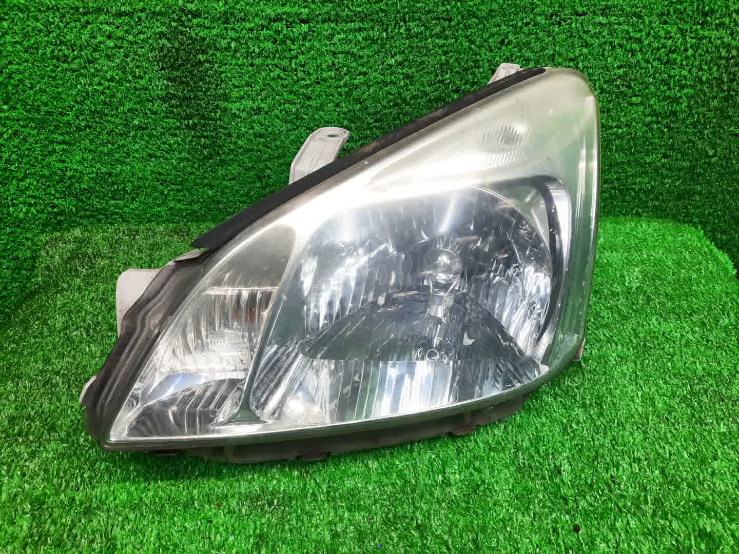 Фара левая передняя TOYOTA PREMIO ZZT240, NZT240, AZT240, ZZT245 1 ракурс